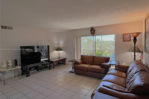 Condominio en venta en Pinecrest, Florida, 3 dormitorios, 124.12 m2 № 1971804 - foto 5