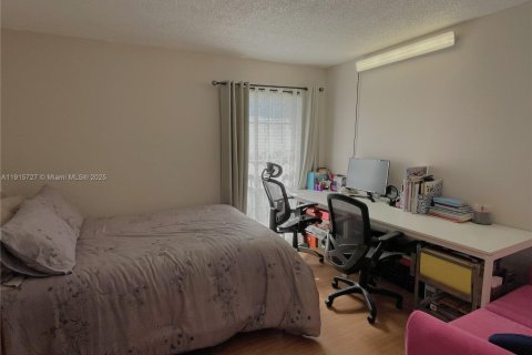 Condominio en venta en Pinecrest, Florida, 3 dormitorios, 124.12 m2 № 1971804 - foto 13