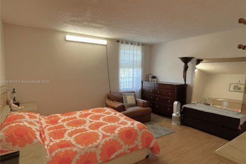 Condominio en venta en Pinecrest, Florida, 3 dormitorios, 124.12 m2 № 1971804 - foto 18