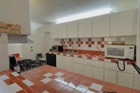 Condominio en venta en Pinecrest, Florida, 3 dormitorios, 124.12 m2 № 1971804 - foto 9