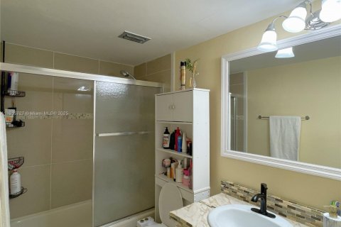 Condominio en venta en Pinecrest, Florida, 3 dormitorios, 124.12 m2 № 1971804 - foto 21