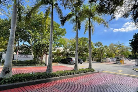Condominio en venta en Pinecrest, Florida, 3 dormitorios, 124.12 m2 № 1971804 - foto 29