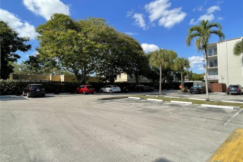 Condominio en venta en Pinecrest, Florida, 3 dormitorios, 124.12 m2 № 1971804 - foto 30