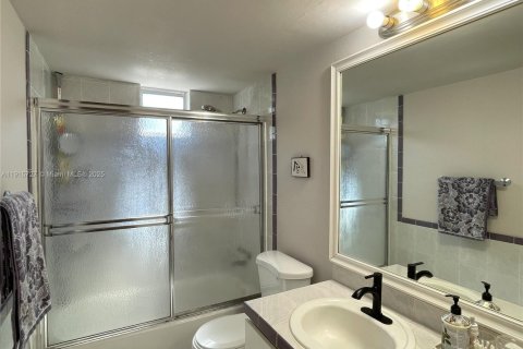 Condominio en venta en Pinecrest, Florida, 3 dormitorios, 124.12 m2 № 1971804 - foto 15