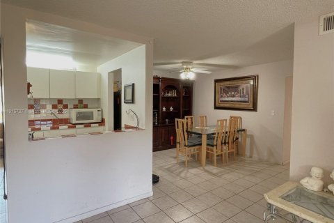 Condominio en venta en Pinecrest, Florida, 3 dormitorios, 124.12 m2 № 1971804 - foto 8