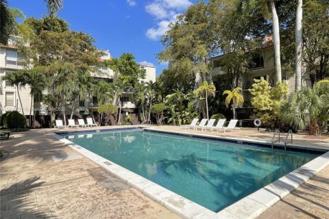 Condominio en venta en Pinecrest, Florida, 3 dormitorios, 124.12 m2 № 1971804 - foto 25