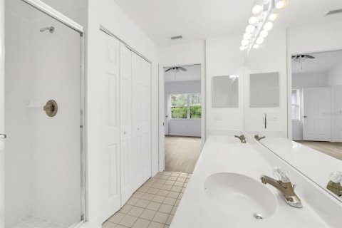 Condo in Naples, Florida, 2 bedrooms № 2118809 - photo 12