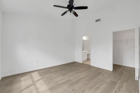 Condo in Naples, Florida, 2 bedrooms № 2118809 - photo 9
