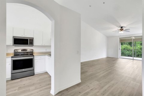 Condo in Naples, Florida, 2 bedrooms № 2118809 - photo 4