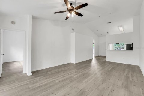 Condo in Naples, Florida, 2 bedrooms № 2118809 - photo 3