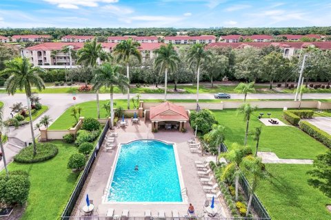Condo in Naples, Florida, 2 bedrooms № 2118809 - photo 26