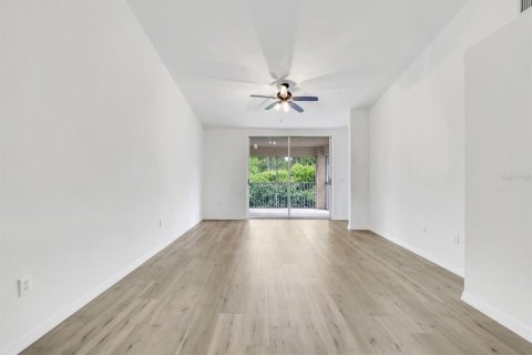 Condo in Naples, Florida, 2 bedrooms № 2118809 - photo 2
