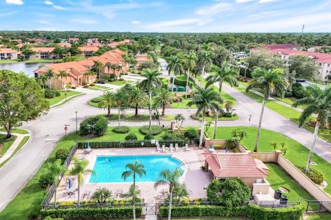 Condo in Naples, Florida, 2 bedrooms № 2118809 - photo 30