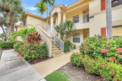 Condo in Naples, Florida, 2 bedrooms № 2118809