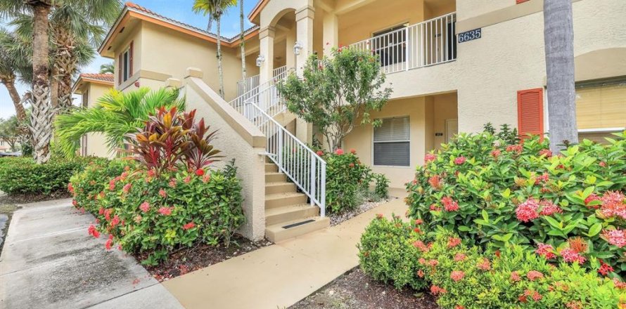 Condo in Naples, Florida, 2 bedrooms № 2118809