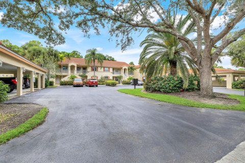 Condo in Naples, Florida, 2 bedrooms № 2118809 - photo 22