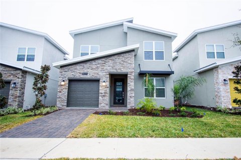 House in Davenport, Florida 5 bedrooms, 286.23 sq.m. № 1591581 - photo 1