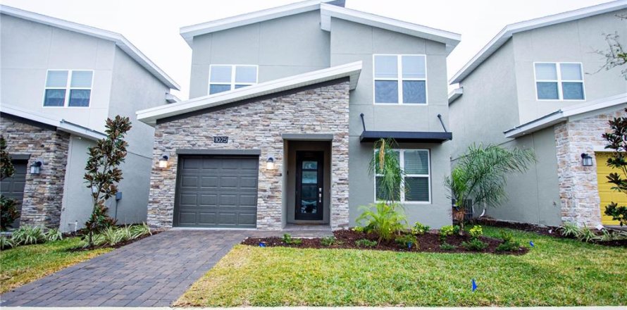 House in Davenport, Florida 5 bedrooms, 286.23 sq.m. № 1591581