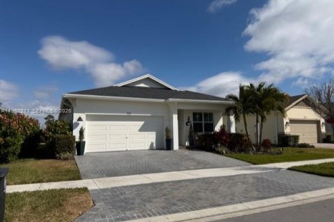 Дом в Порт-Сент-Луси, Флорида 3 спальни, 149.57м2 № 2025884