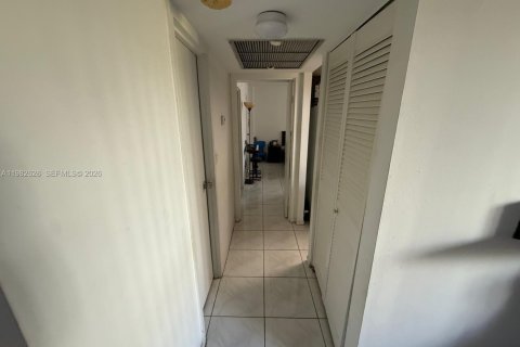 Copropriété à vendre à Sunny Isles Beach, Floride: 1 chambre, 67.35 m2 № 2049219 - photo 4