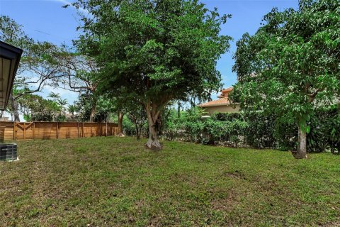 House in Miami, Florida 4 bedrooms, 246.19 sq.m. № 1684335 - photo 26