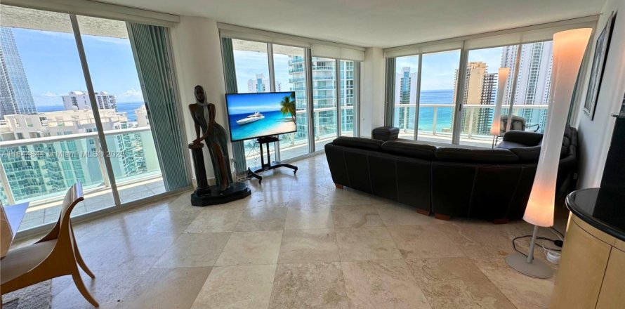 Condo à Sunny Isles Beach, Floride, 4 chambres № 1839744
