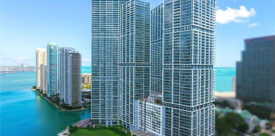 Estudio en el Condominio en Miami, Florida  № 1794866