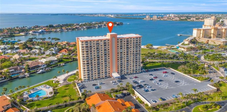 Condominio en Saint Petersburg, Florida, 1 dormitorio  № 2197381