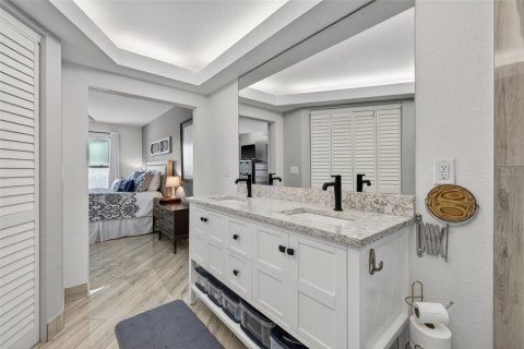 Condominio en venta en Saint Petersburg, Florida, 1 dormitorio, 69.21 m2 № 2197381 - foto 17