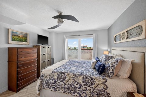 Condominio en venta en Saint Petersburg, Florida, 1 dormitorio, 69.21 m2 № 2197381 - foto 14