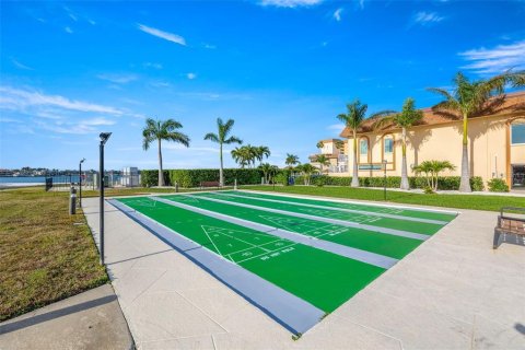 Condominio en venta en Saint Petersburg, Florida, 1 dormitorio, 69.21 m2 № 2197381 - foto 29