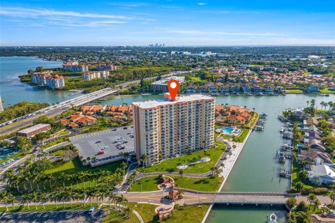 Condominio en venta en Saint Petersburg, Florida, 1 dormitorio, 69.21 m2 № 2197381 - foto 30