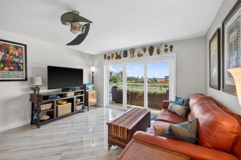 Condominio en venta en Saint Petersburg, Florida, 1 dormitorio, 69.21 m2 № 2197381 - foto 6