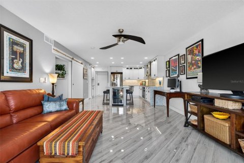Condominio en venta en Saint Petersburg, Florida, 1 dormitorio, 69.21 m2 № 2197381 - foto 8