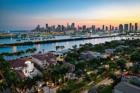 Купить виллу или дом в Майами-Бич, Флорида 15 спален, 2233м2, № 2015828 - фото 30