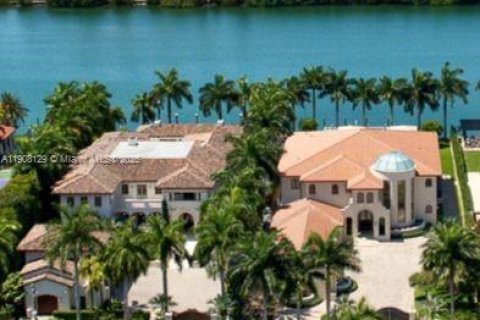 Купить виллу или дом в Майами-Бич, Флорида 15 спален, 2233м2, № 2015828 - фото 5