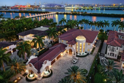 Купить виллу или дом в Майами-Бич, Флорида 15 спален, 2233м2, № 2015828 - фото 29