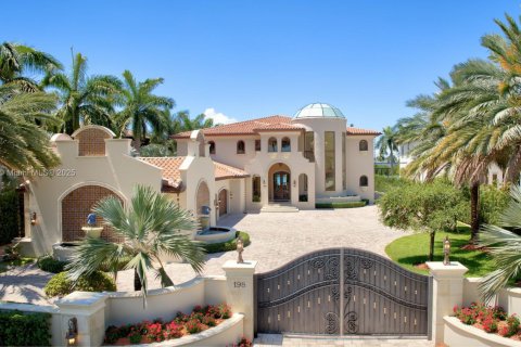 Купить виллу или дом в Майами-Бич, Флорида 15 спален, 2233м2, № 2015828 - фото 21