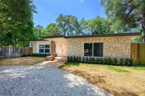 House in Miami, Florida 4 bedrooms, 156.35 sq.m. № 1726516 - photo 5