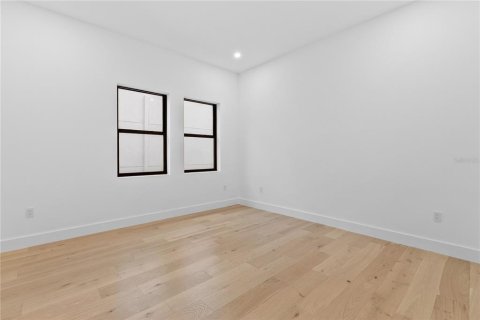 Casa en venta en Tampa, Florida, 5 dormitorios, 317.73 m2 № 1650923 - foto 30