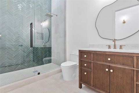Casa en venta en Tampa, Florida, 5 dormitorios, 317.73 m2 № 1650923 - foto 16