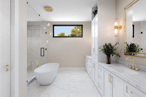 Casa en venta en Tampa, Florida, 5 dormitorios, 317.73 m2 № 1650923 - foto 5