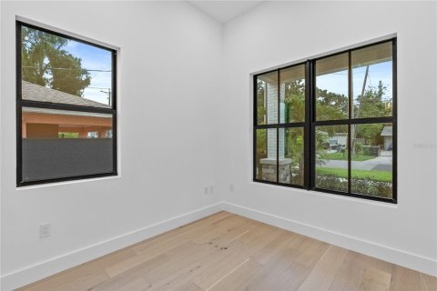 Casa en venta en Tampa, Florida, 5 dormitorios, 317.73 m2 № 1650923 - foto 18