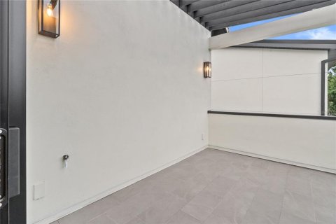 Casa en venta en Tampa, Florida, 5 dormitorios, 317.73 m2 № 1650923 - foto 28