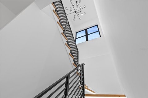 Casa en venta en Tampa, Florida, 5 dormitorios, 317.73 m2 № 1650923 - foto 15