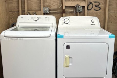 Copropriété à vendre à Miami, Floride: 2 chambres, 101.91 m2 № 1999733 - photo 11