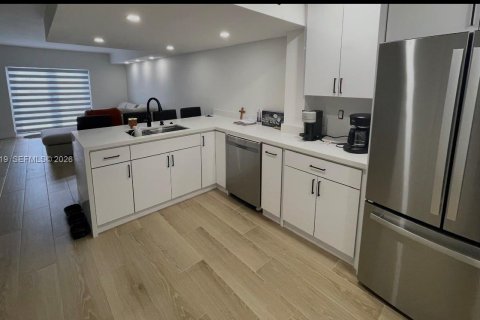 Copropriété à vendre à Miami, Floride: 2 chambres, 101.91 m2 № 1999733 - photo 4