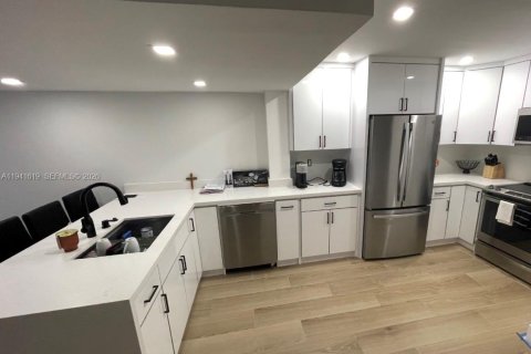 Copropriété à vendre à Miami, Floride: 2 chambres, 101.91 m2 № 1999733 - photo 3