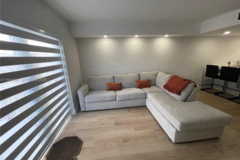 Copropriété à vendre à Miami, Floride: 2 chambres, 101.91 m2 № 1999733 - photo 2