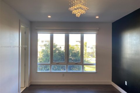 Снять в аренду кондоминиум в Дорал, Флорида 3 спальни, 177.26м2, № 2017579 - фото 8